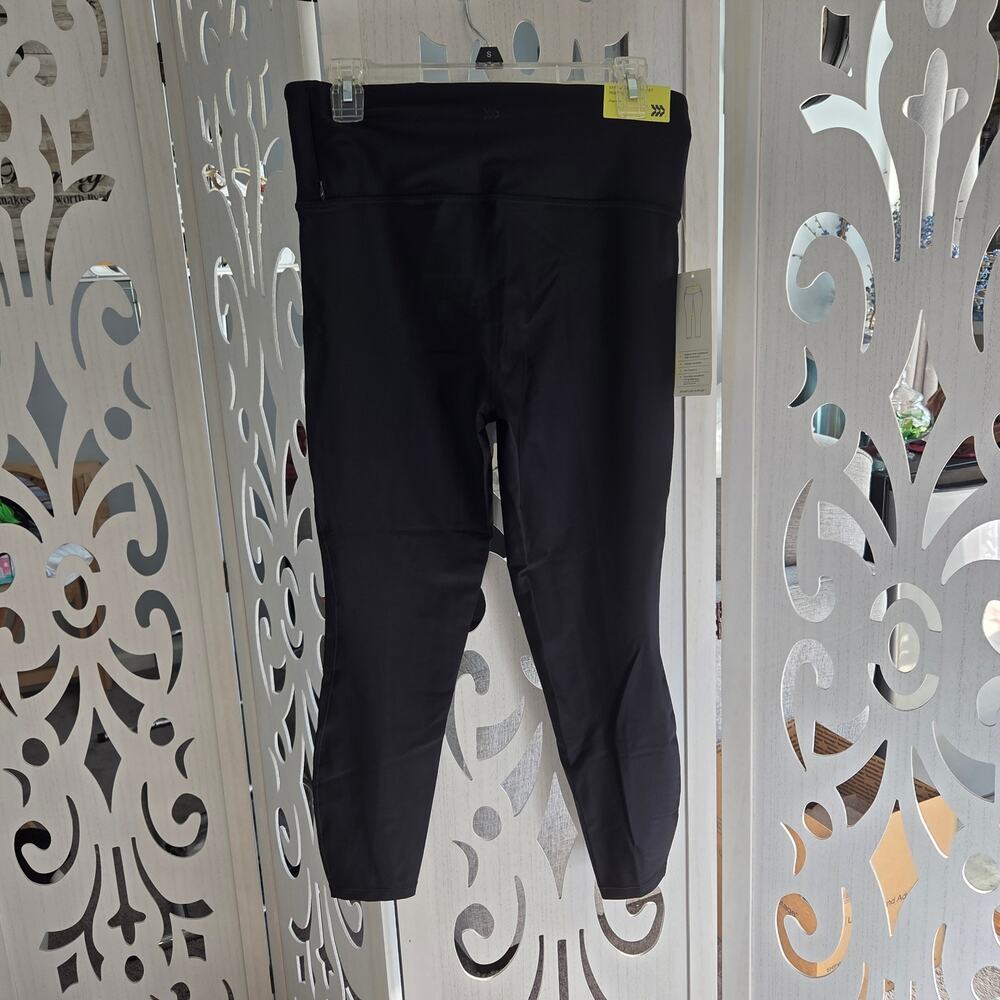 All in Motion Womens L Black High Rise 7/8 Leggings Yoga Athletic Athleisure NWT